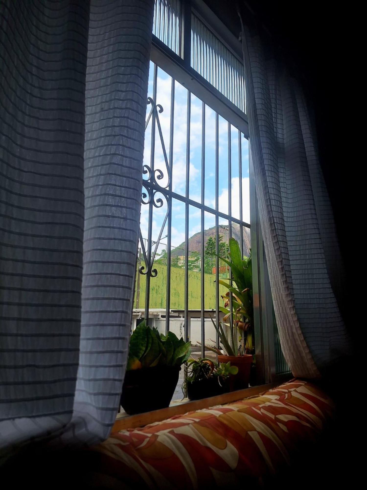 Quarto Tranquilo E Familiar No Leblon - Quiet Family Room In Leblon - Rio de Janeiro — Fotos 1
